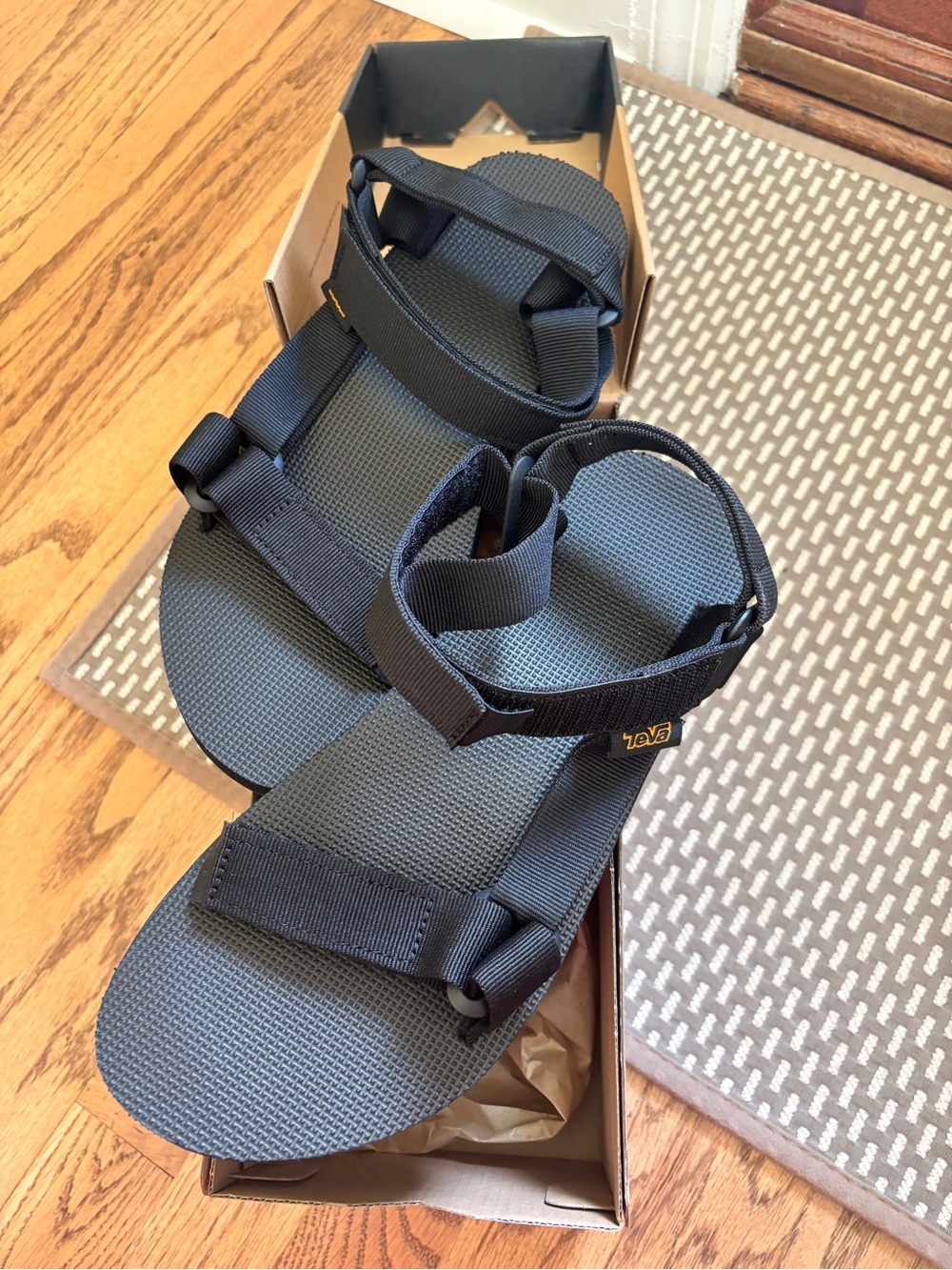 Teva Black Sport Sandals - size 9 - new in box